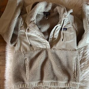 Patagonia Retro X pullover. Pelican beige WOMENS MEDIUM